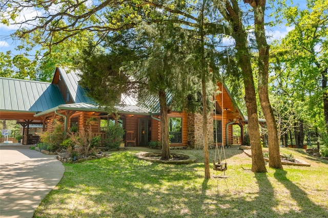 view of front of house with a front yard