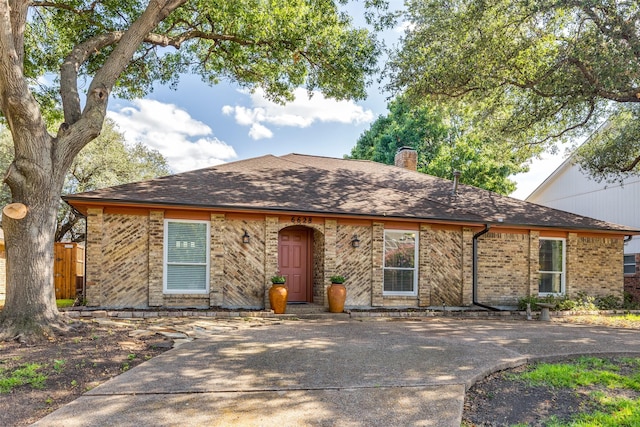 view of front of property