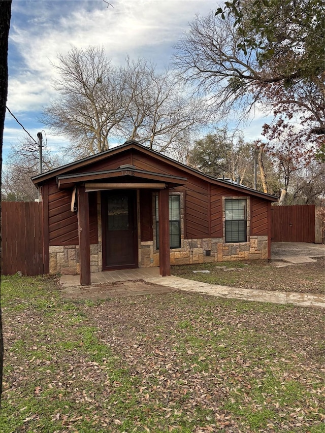 view of front of house