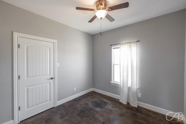 unfurnished room featuring ceiling fan