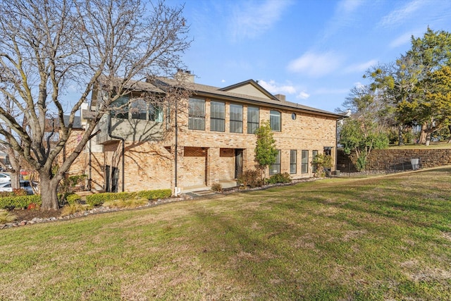 view of front of home with a front yard