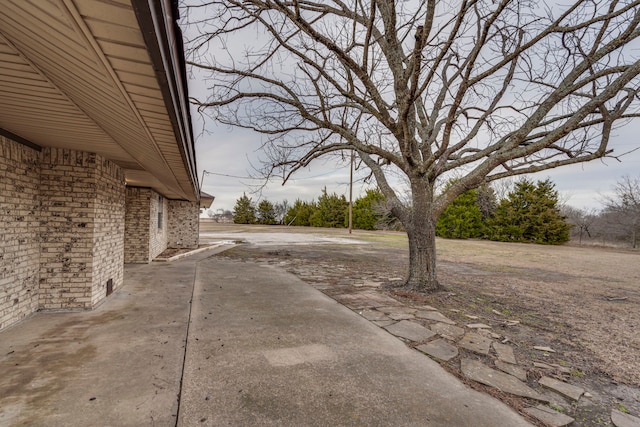 view of yard with a patio area