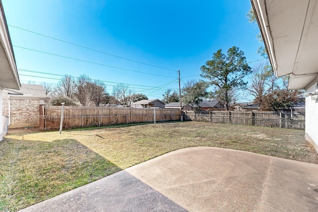 view of yard featuring a patio