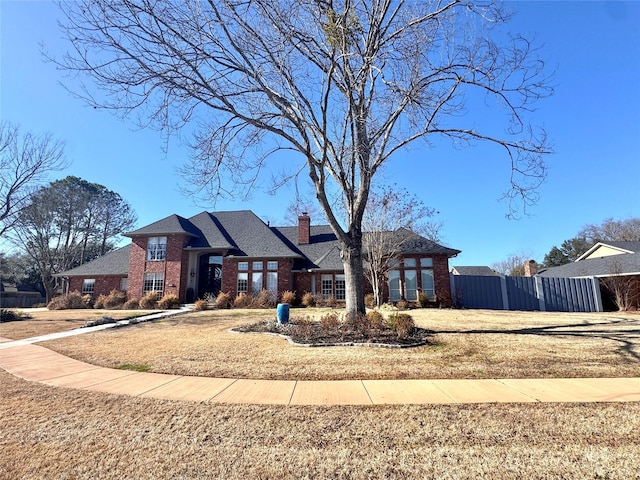 view of front of house with a front yard