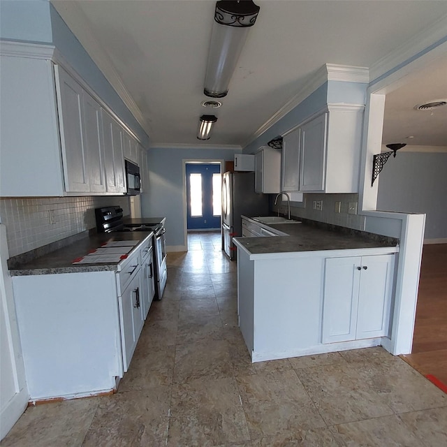 kitchen featuring sink, white cabinetry, stainless steel range with electric stovetop, crown molding, and kitchen peninsula