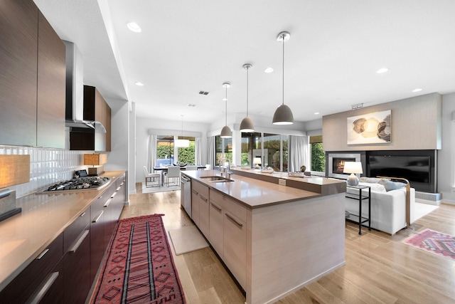 5399 Randwick Trl, Frisco, TX 75036 - kitchen with modern cabinets, a sink, stainless steel appliances, and recessed lighting