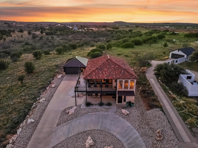 view of aerial view at dusk