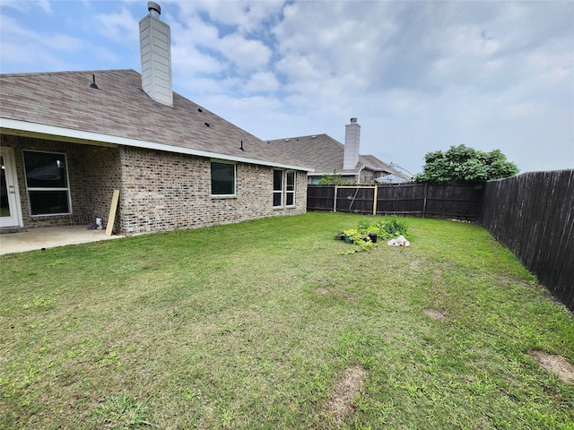 view of yard with a patio