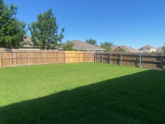 14029 Coyote Trl, Fort Worth, TX 76052 - view of yard with a fenced backyard