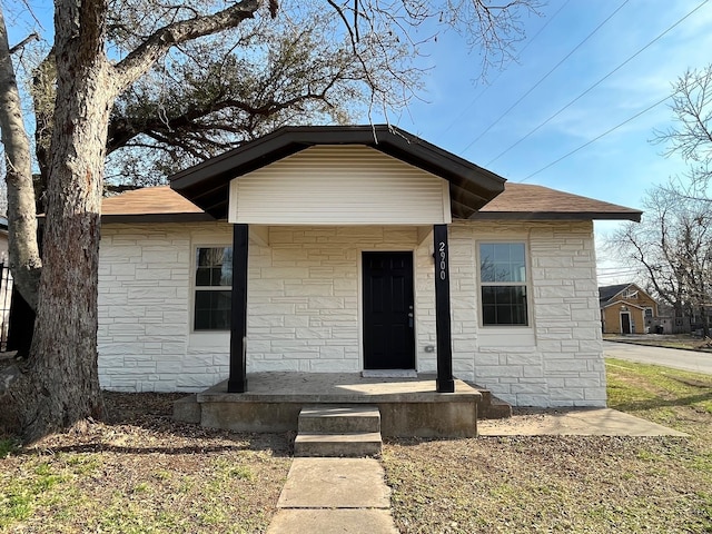 view of front of property