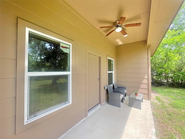 1511 W 13th Ave, Corsicana, TX 75110 - view of patio / terrace with a ceiling fan