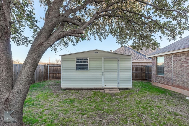 exterior space featuring a lawn