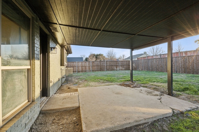 view of yard featuring a patio area