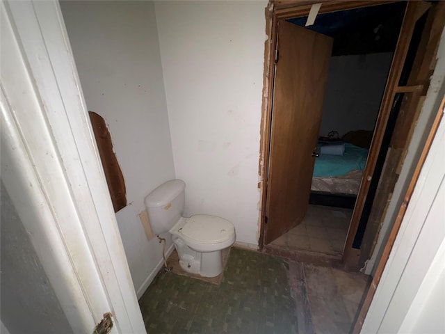 bathroom featuring toilet