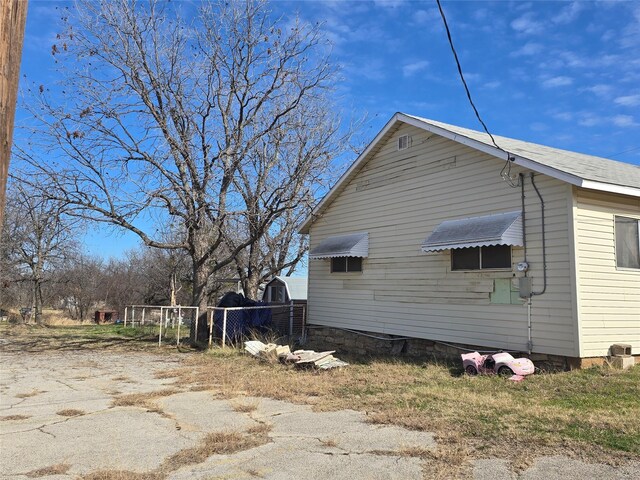 view of side of property