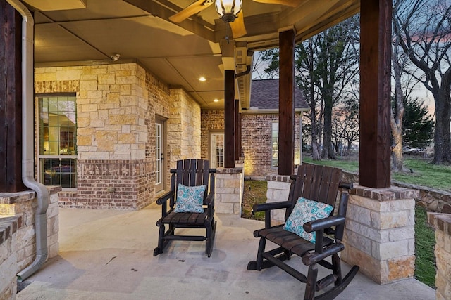 entrance to property featuring a porch