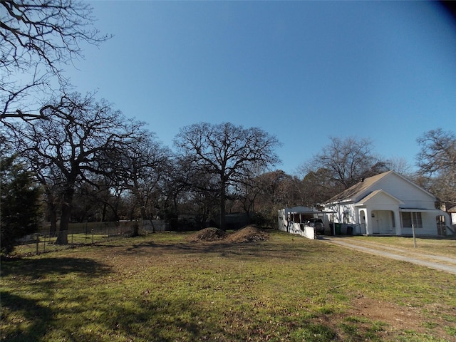 Listing photo 2 for 1405 Joplin St, Haltom City TX 76117