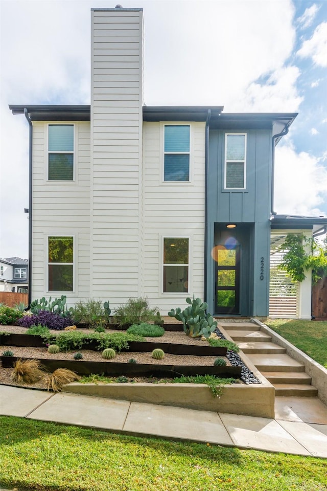 view of front of house