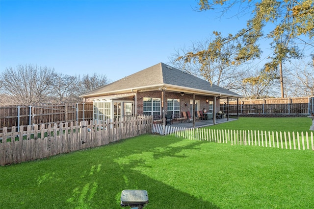 view of yard featuring a patio area