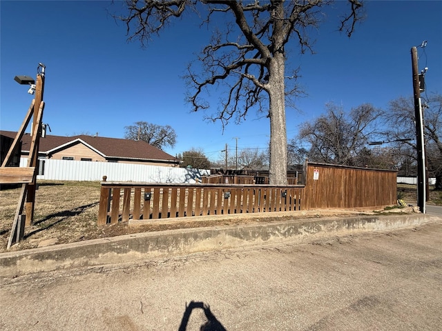 Listing photo 2 for 3607 Holmes St, Dallas TX 75215