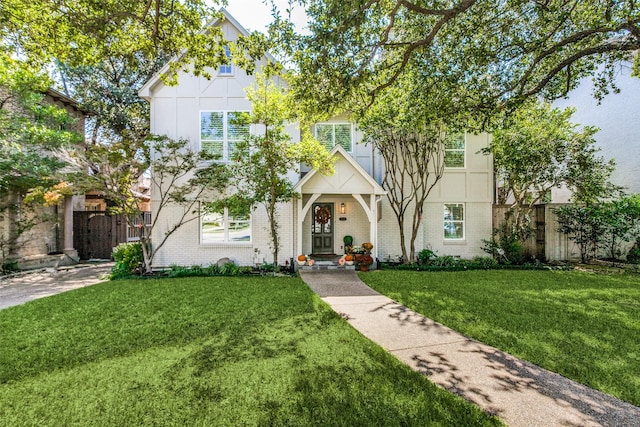 view of front of home featuring a front lawn