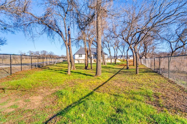 view of yard featuring a rural view