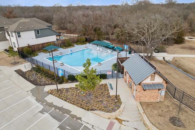 view of swimming pool