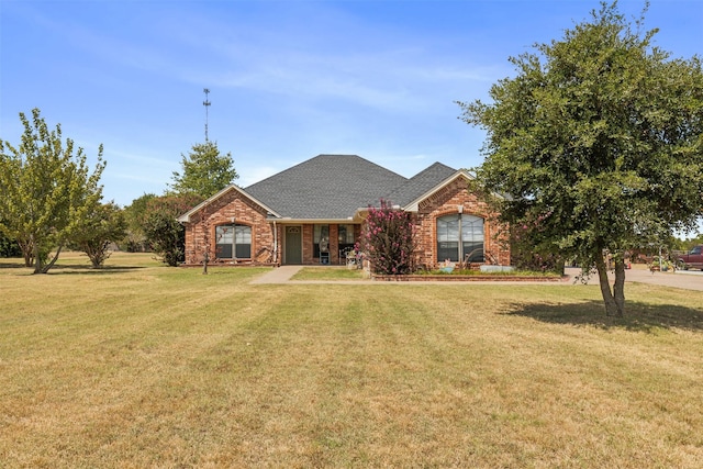 view of front of house featuring a front yard