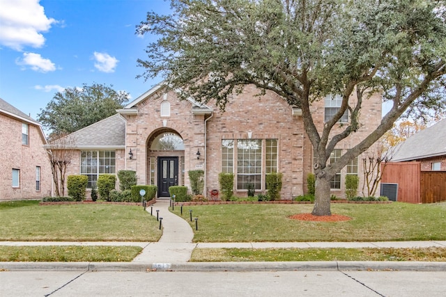 view of front of house with a front yard