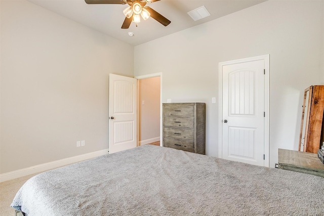 bedroom with ceiling fan