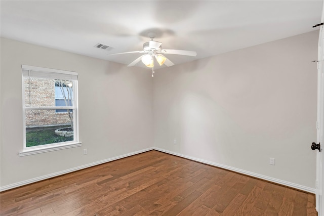 unfurnished room featuring wood-type flooring and ceiling fan