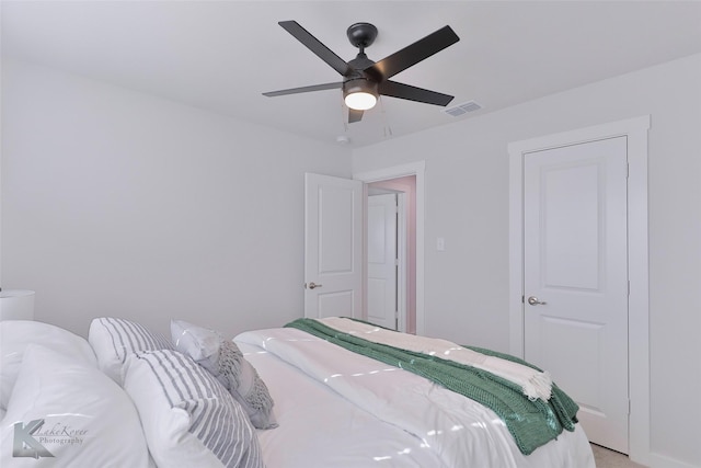 bedroom with ceiling fan