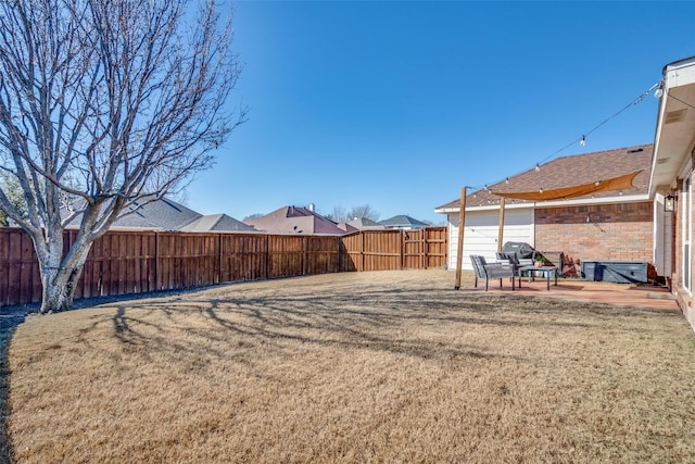 view of yard featuring a patio area