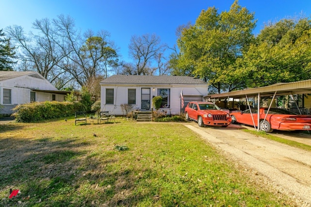 view of front of house featuring a carport and a front lawn