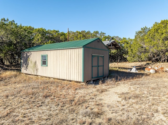 view of outbuilding