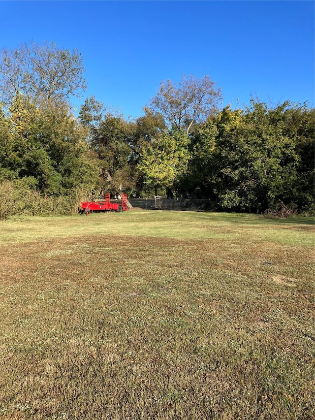 Listing photo 2 for 212 Denton St, Roxton TX 75477