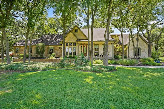 view of front of house with a front lawn