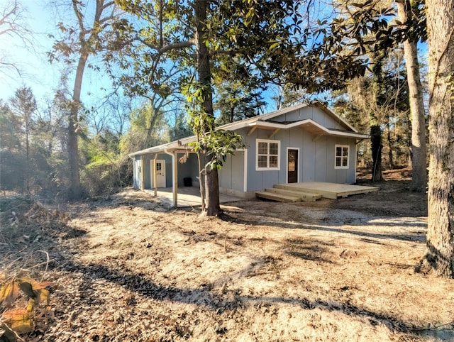 view of front of home featuring a patio area