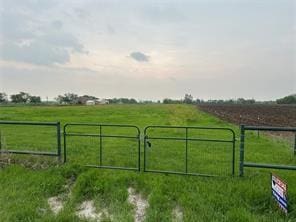 Listing photo 2 for TBD Krahl Road, Valley View TX 76272