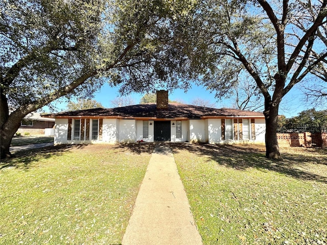 2304 Royal Acres Dr, Denton, TX 76209 - ranch-style home with a front yard