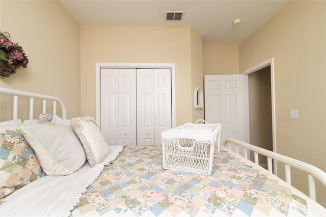 bedroom featuring a closet