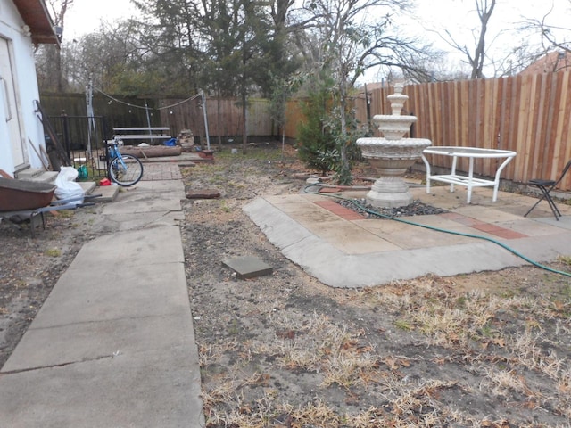 view of yard with a patio