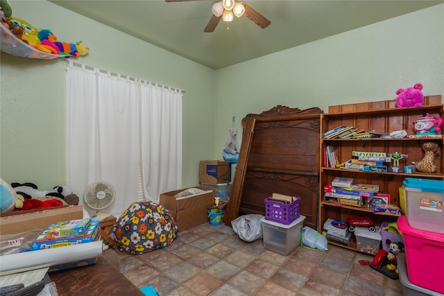 bedroom with ceiling fan