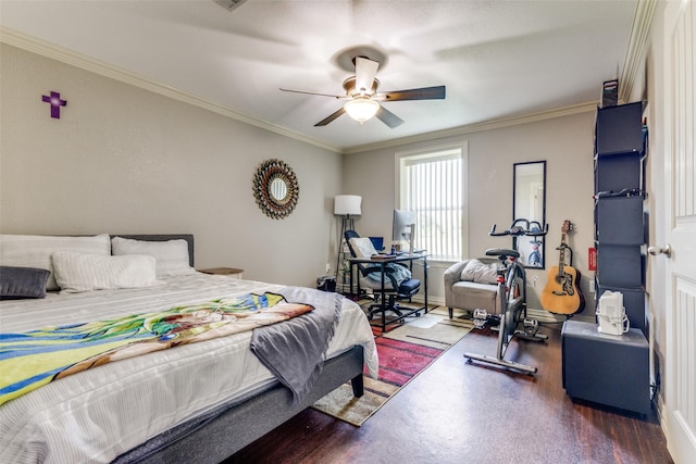 bedroom with crown molding and ceiling fan