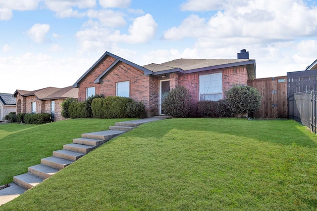 view of front of property with a front yard