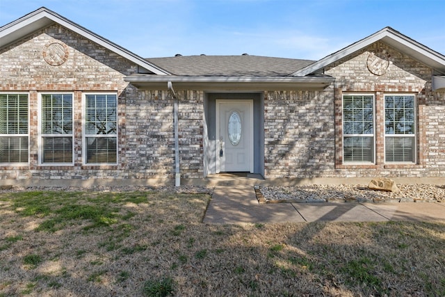 view of front of house with a front yard