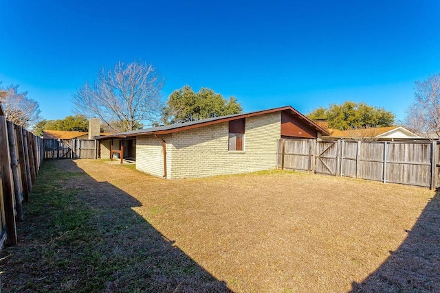 exterior space featuring a lawn