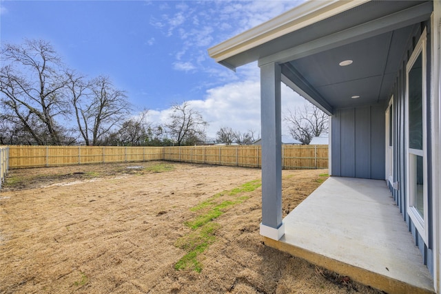 view of yard featuring a patio