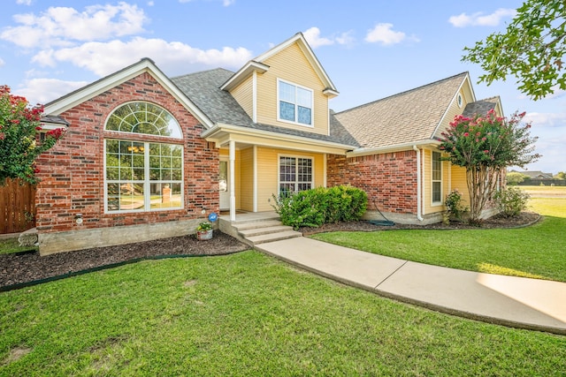 view of front of house featuring a front lawn