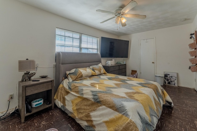 bedroom featuring ceiling fan